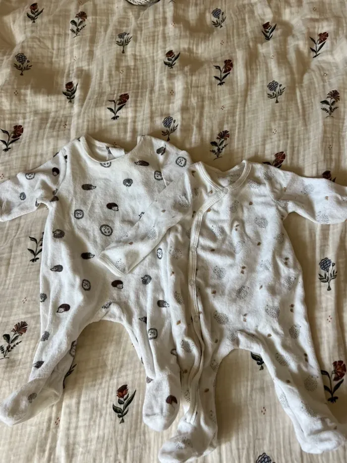 Lot de 2 pyjama 1 mois.