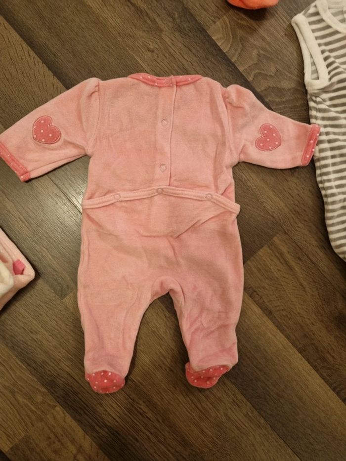 Lot 6 babygros/Grenouillères+1 pull velours. Fille. Taille 0 mois/naissance. Aubert, Pommette..TBE - photo numéro 8