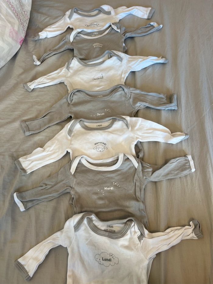 Lot de 7 body, bodies