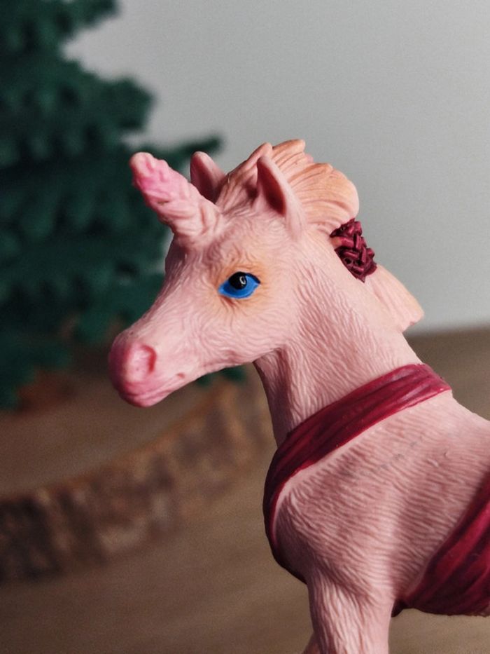 Figurine jeune licorne Rose Schleich Animal imaginaire Bayala - photo numéro 3