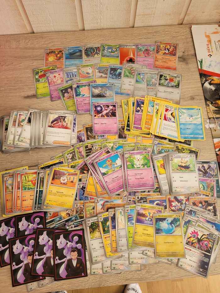 Lot cartes Pokémon différentes avec brillantes - photo numéro 4