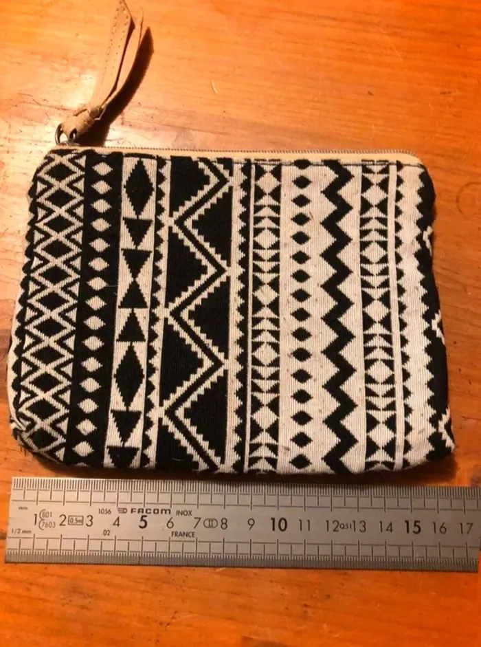 Jolie pochette aztèque en très bon état - photo numéro 3
