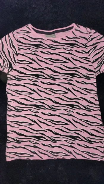 Tee shirt fille 9/10 ans