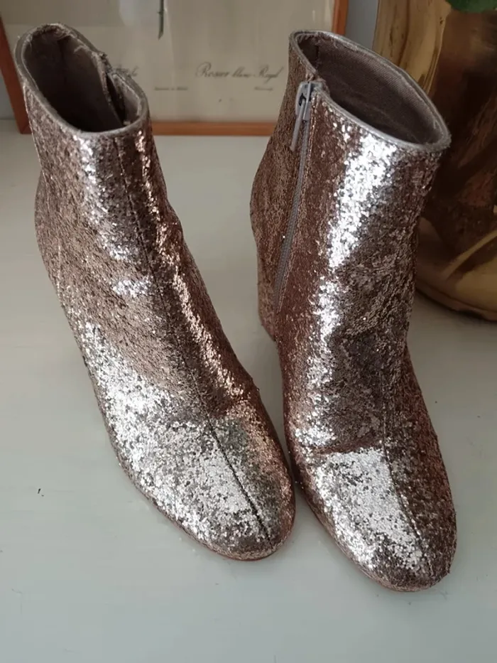 Bottines dorées paillettes Studio Céleste p.36 - photo numéro 4