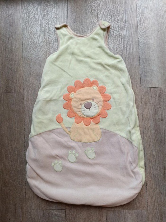 Gigoteuse, taille 6 mois mixte.