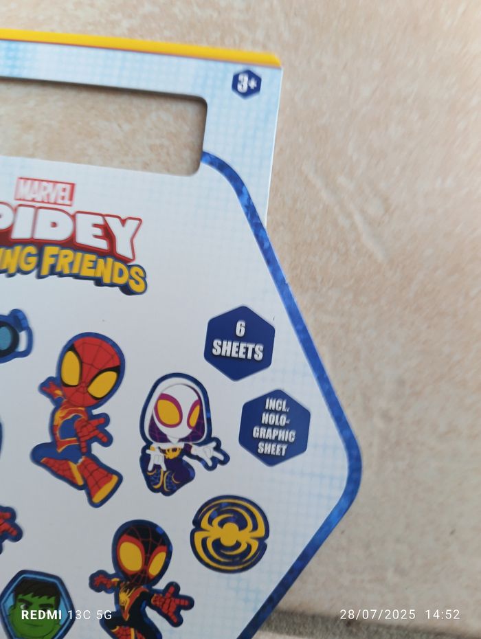 Bulles et stickers Spidey - photo numéro 3
