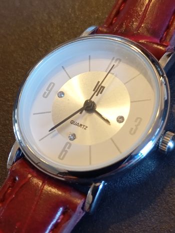 Montre Lip pour femme NEUVE