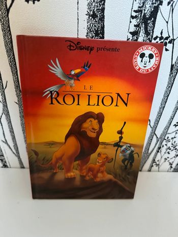 Livre le roi lion Disney