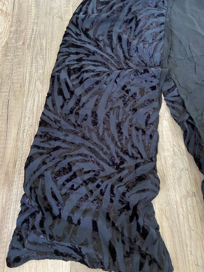 Foulard à motif couleur noir effet velours - photo numéro 2