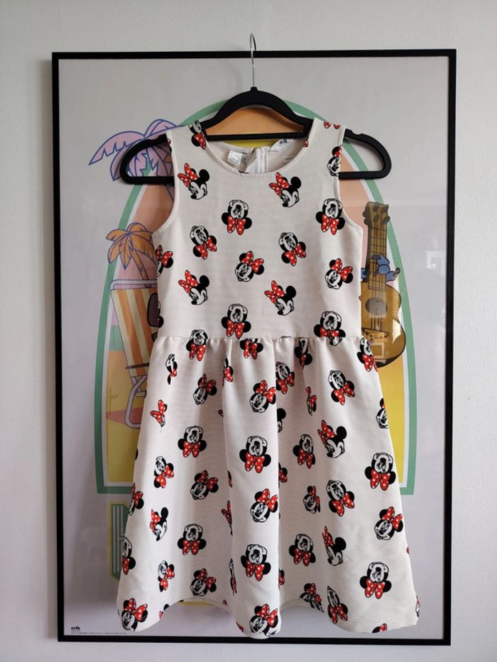 Robe d’été Minnie H&M  Taille 8-10 ans - photo numéro 2