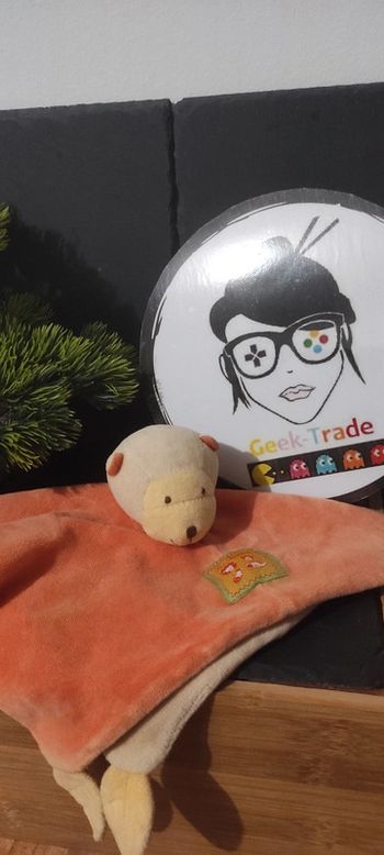 Doudou Singe Plat Orange Les Loustics moulin roty beige carré