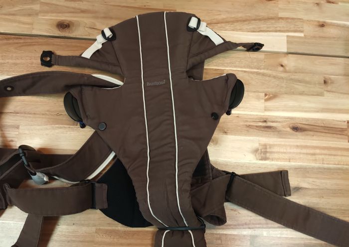 porte bébé "BABYBJORN" (Marron et Beige)