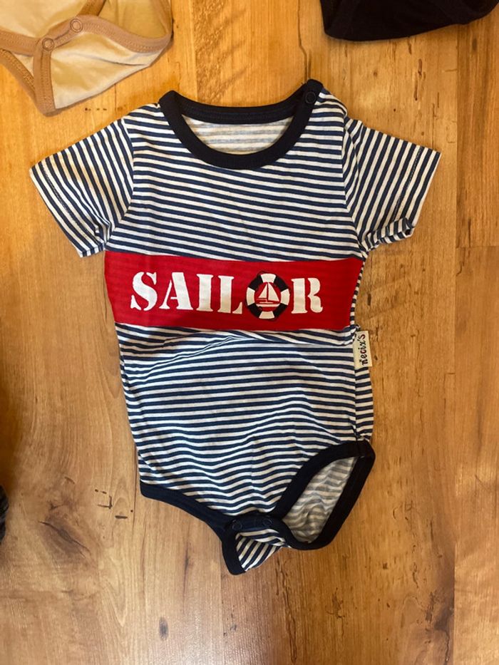 Lot de 3 bodies manches courtes taille 9 mois - photo numéro 4