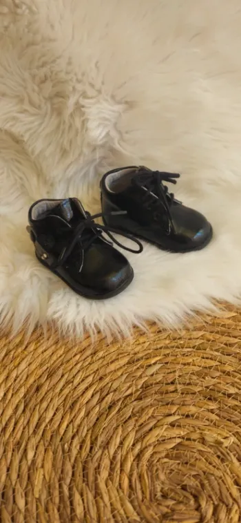 Paire de chaussure en cuir de marche bébé taille 18