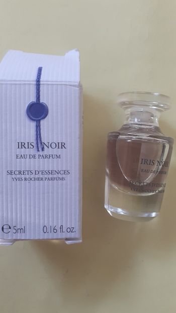 Eau de parfum iris noir secrets d'essence 5ml