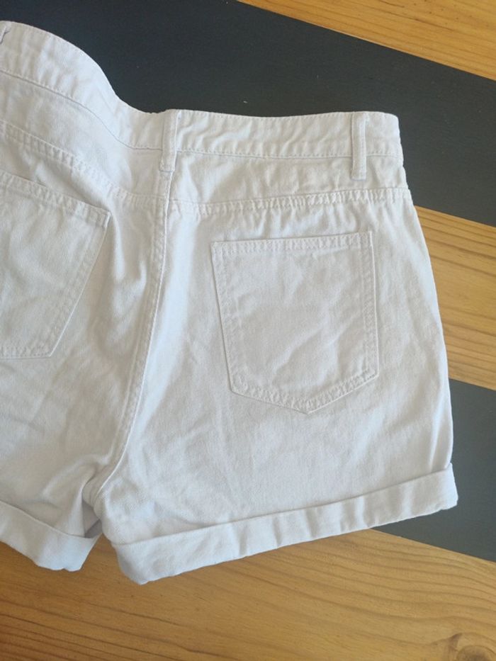 Short jean blanc - photo numéro 3