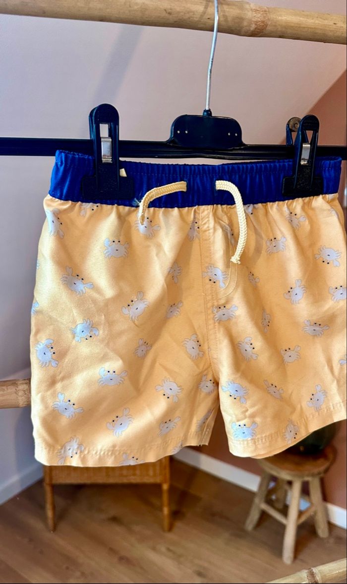 💜 Short de bain jaune & bleu motif crabe Primark neuf taille 18/24 mois 💜 - photo numéro 2