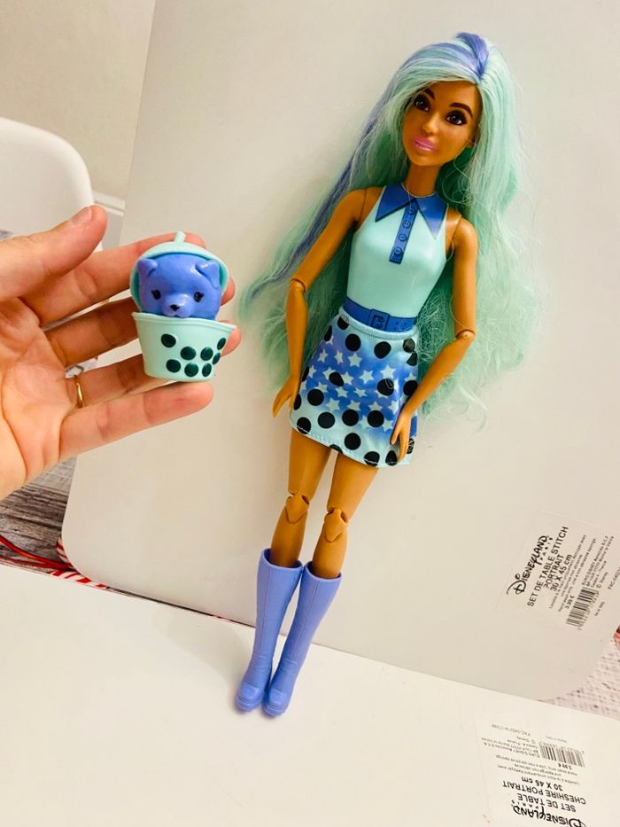 Poupée Barbie pop reveal