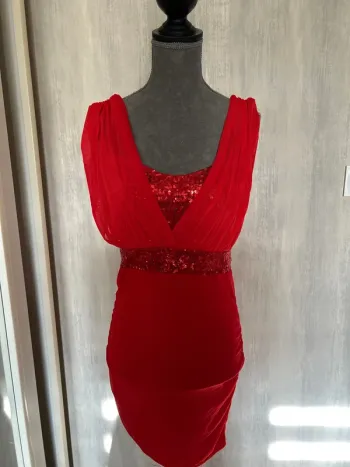 Robe strass rouge