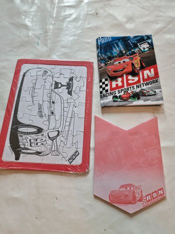 Lot blocs notes, puzzle à colorier cars et astérix