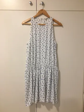 Robe blanche imprimé oiseaux bleus