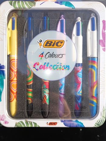 Boite métal stylo BIC 4 colours- a collectionner- neuve