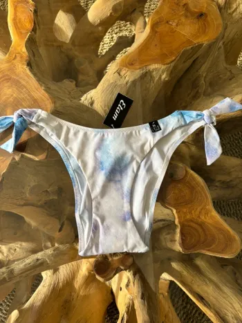 Bas de maillot de bain Etam bleu blanc lilas biki high leg dégradé