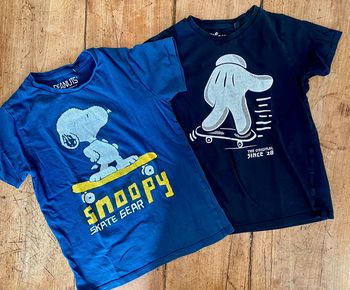Lot 2 t-shirt snoopy et Mickey
