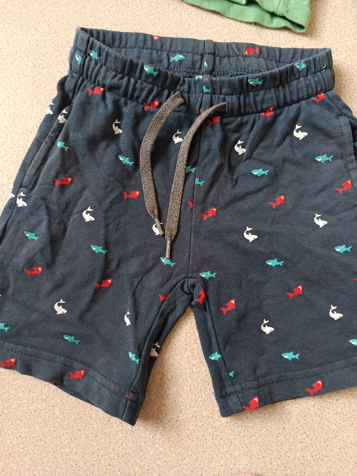 5 shorts taille 4ans - photo numéro 3