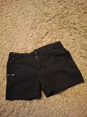 Short noir taille 8 ans vynil fraise fille