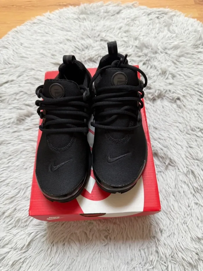 Nike Air Presto – Taille 36 – noir – Neuf avec étiquette - photo numéro 3