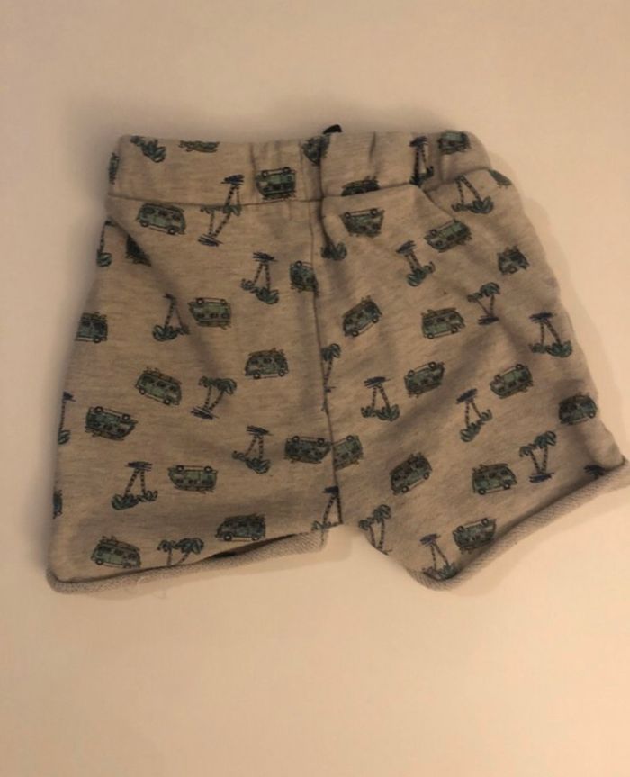 Short garçon - 2 ans/24 mois - photo numéro 2