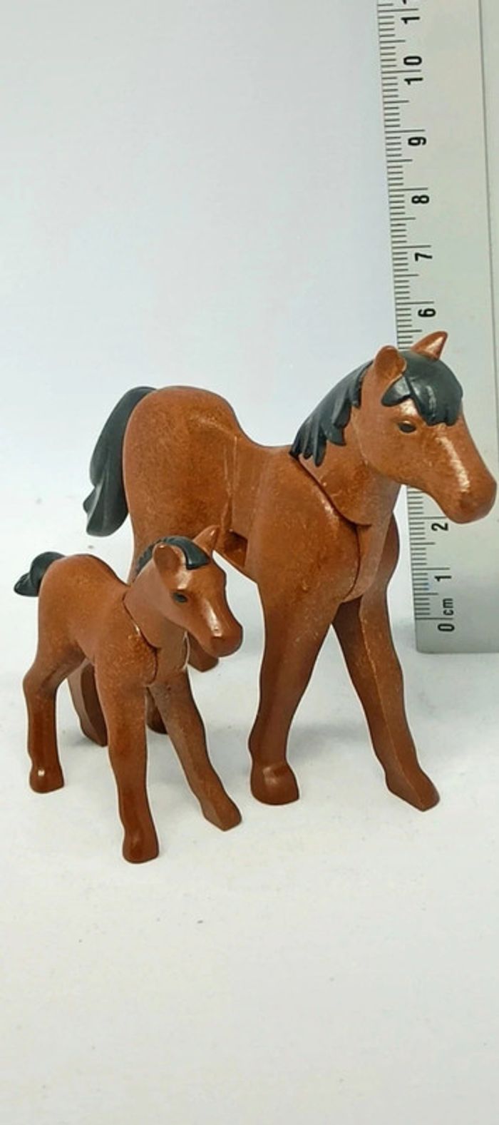Poulain avec cheval marron crinière noire playmobil