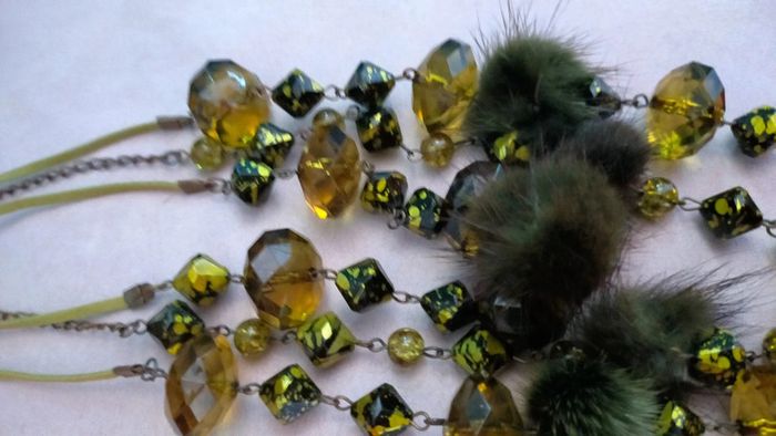 Collier fantaisie original – Vert olive & ambre – Pompons et perles mouchetées - photo numéro 13