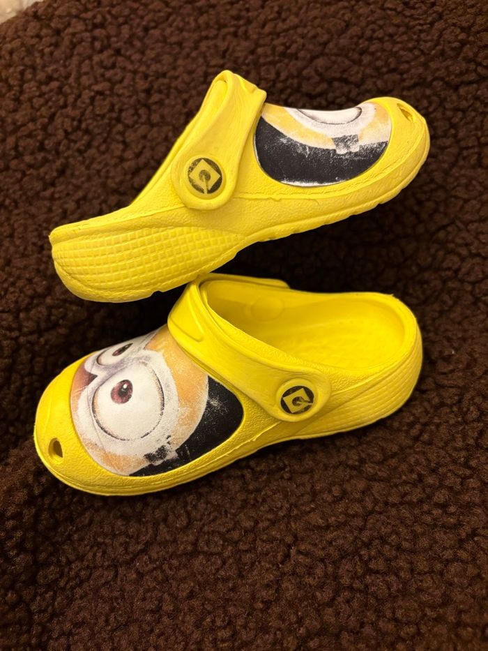 Sabots jaunes motif minions - Taille 24/25 - photo numéro 5