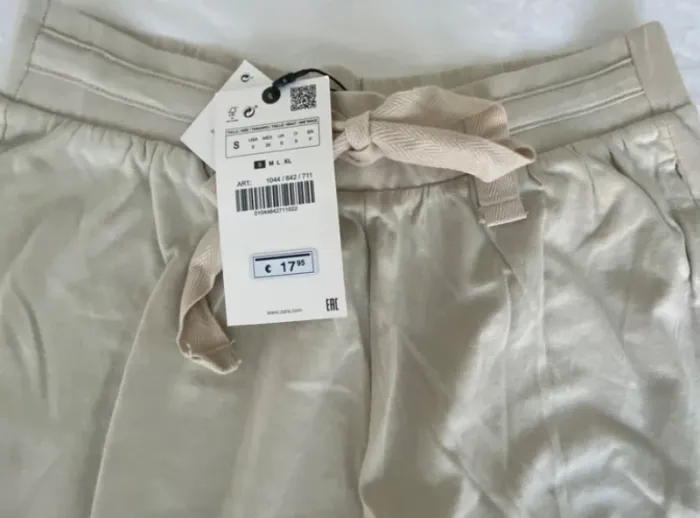 Pantalon jogger neuf - photo numéro 2