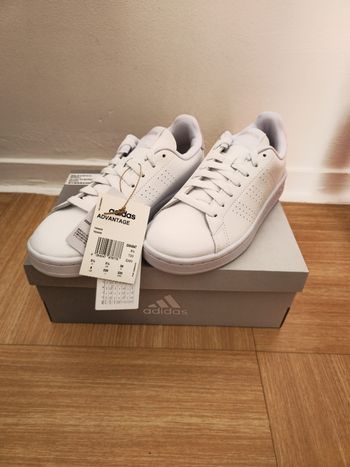 Chaussures Adidas Advantage