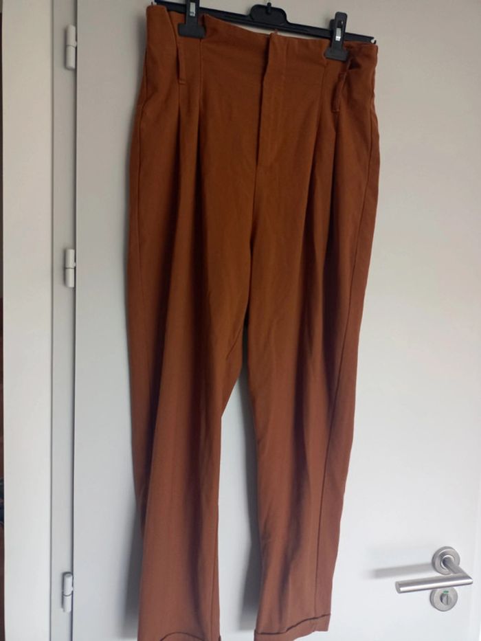 Pantalon Bershka taille haute 38 - photo numéro 2