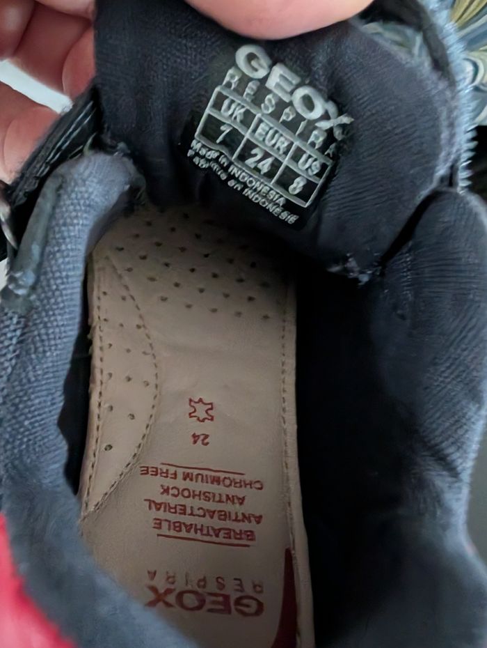 Chaussures garçon. Taille 24. Semelle intérieure en cuir. Neuf. Geox - photo numéro 8