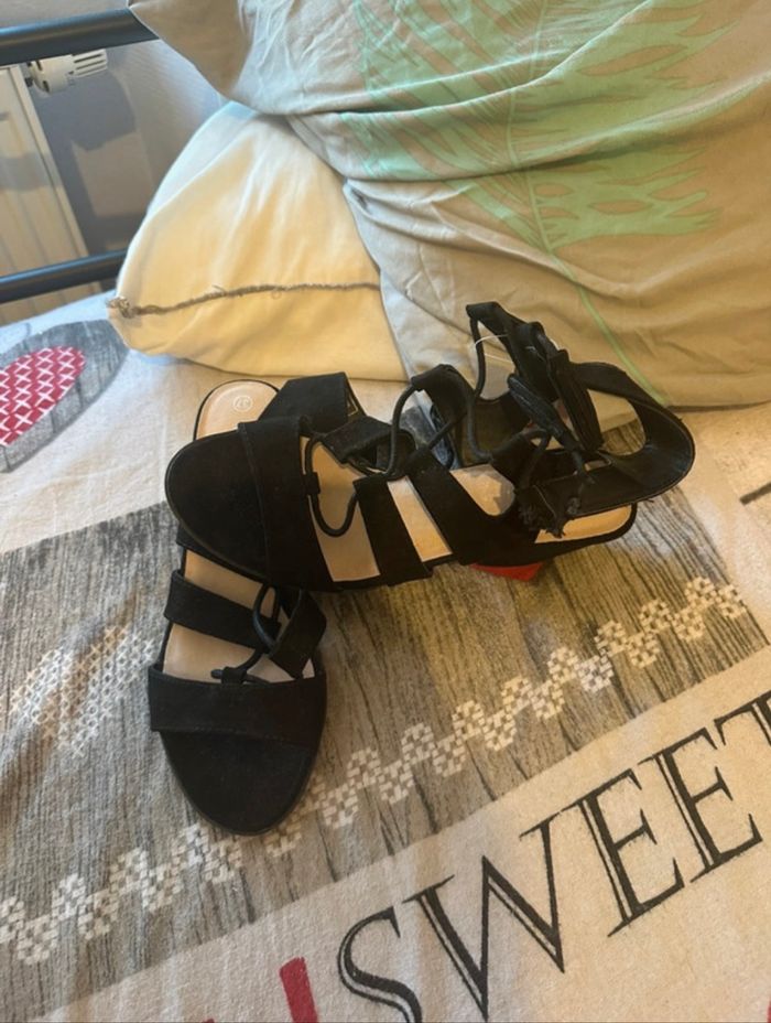 Sandale a gros talon P37👠 - photo numéro 2