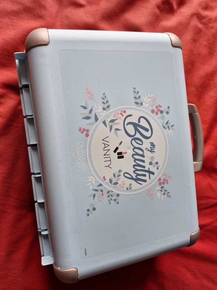 Magnifique vanity maquillage garni - photo numéro 2