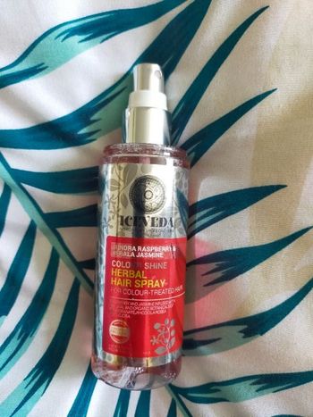 Soin cheveux avant séchage aux herbes