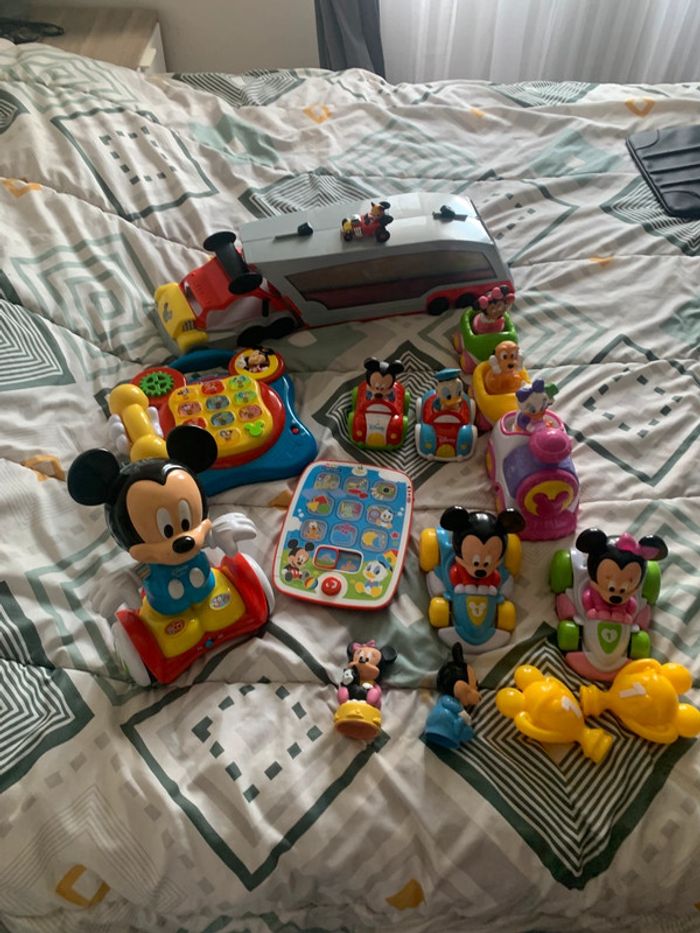 Lot jouet premier âge Disney