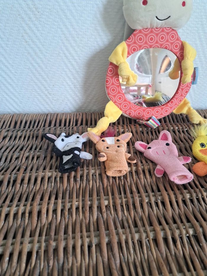 Peluche miroir voiture + 5 marionnettes a doigts - photo numéro 2