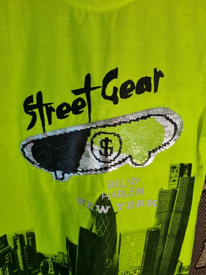 T-shirt jaune fluo avec skateboard à sequins réversible 12ans - photo numéro 2