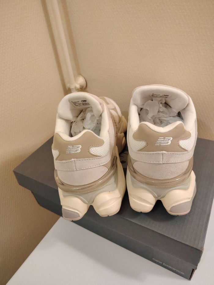 New Balance 9060 taille 39.5 - photo numéro 4