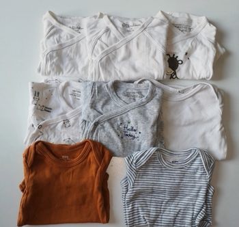 Lot de 8 bodies manches longues taille 1 mois
