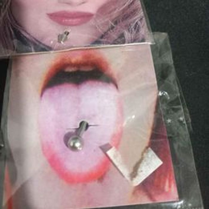 4 Piercings divers - photo numéro 2