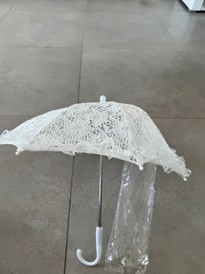 Petit parapluie blanc, neuf, 44cm longueur - photo numéro 3