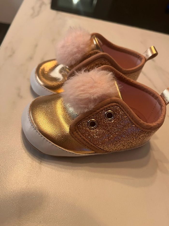 Chaussure bébé - photo numéro 2